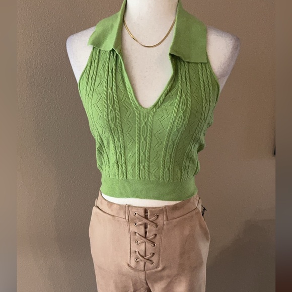 Collared v neckline cable knit halter top - Picture 5 of 10